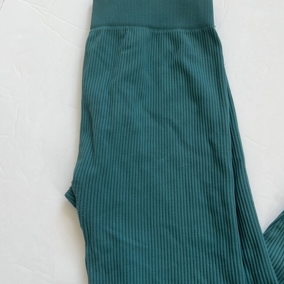 Spiritual Gangster Seamless Legging Blue size Medium/Large - Picture 3 of 9